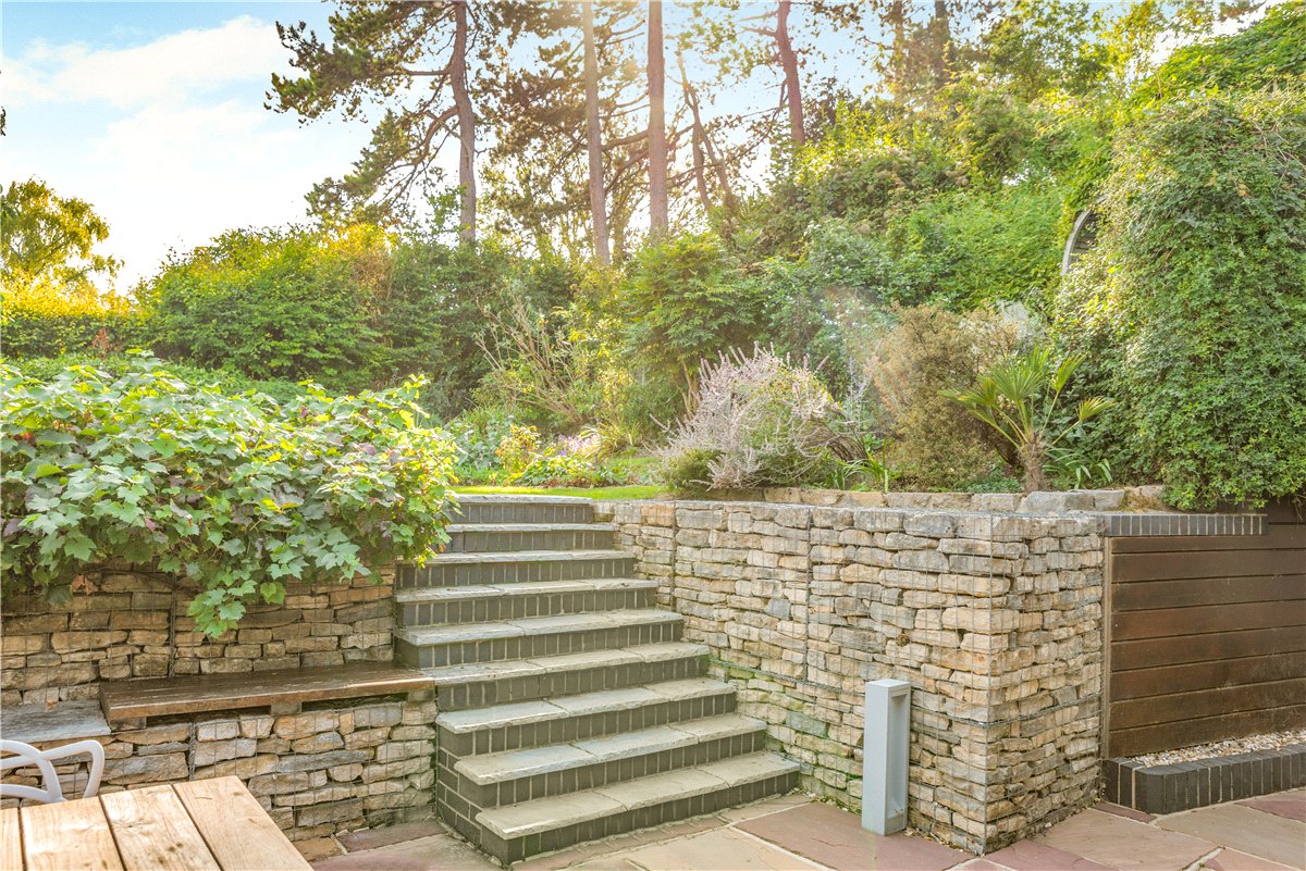 3 bedroom House, Grange Close, Winchester, SO23 - Available, Image 14