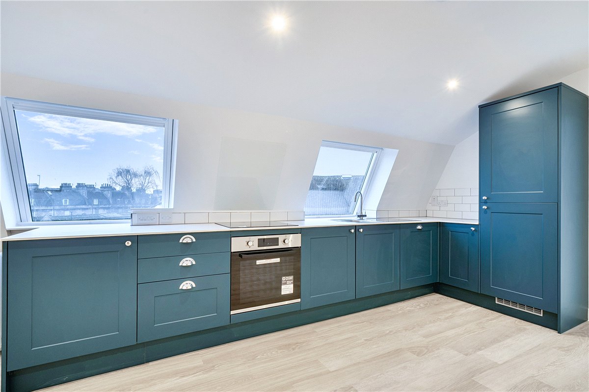 2 bedroom Flat, Palace Yard Mews, Bath, BA1 - Let Agreed, Image 3