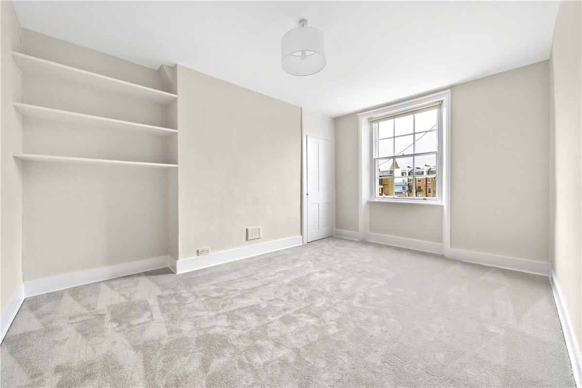2 bedroom Flat, Thurloe Street, South Kensington, SW7 - Available