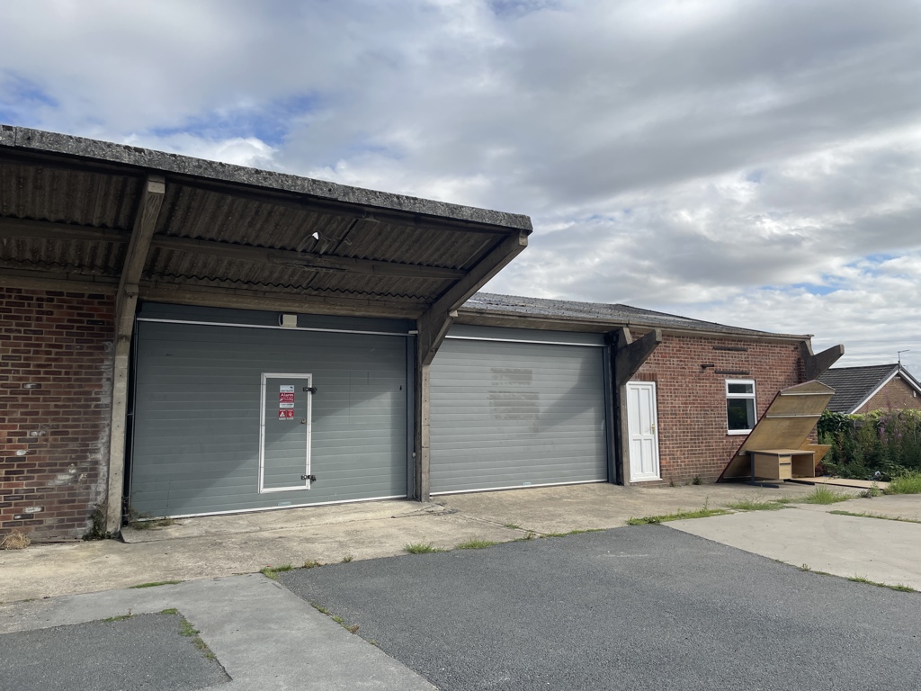 1928 Sq Ft, Hookstone Park, Harrogate, HG2 - Available