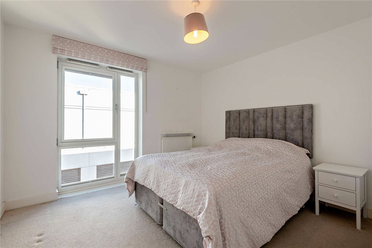 2 bedroom Flat, Baily, Park Way, RG14 - Available, Image 12