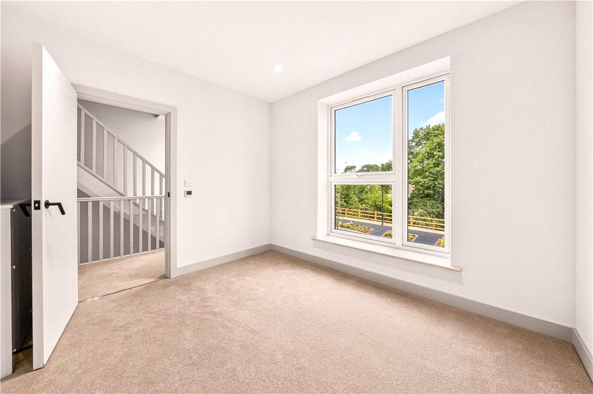 4 bedroom House, Ballast Road, Erith, DA8 - Available, Image 10