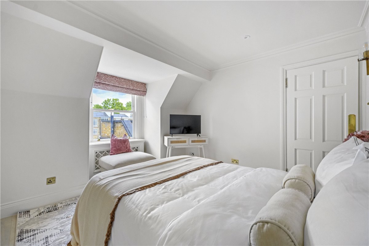 6 bedroom House, Ennismore Gardens, Knightsbridge, SW7 - Available, Image 3