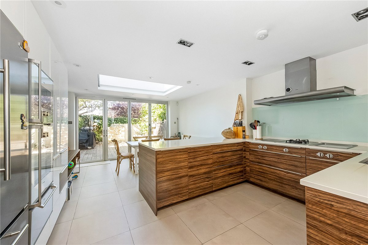 3 bedroom House, Bevin Square, London, SW17 - Available, Image 10