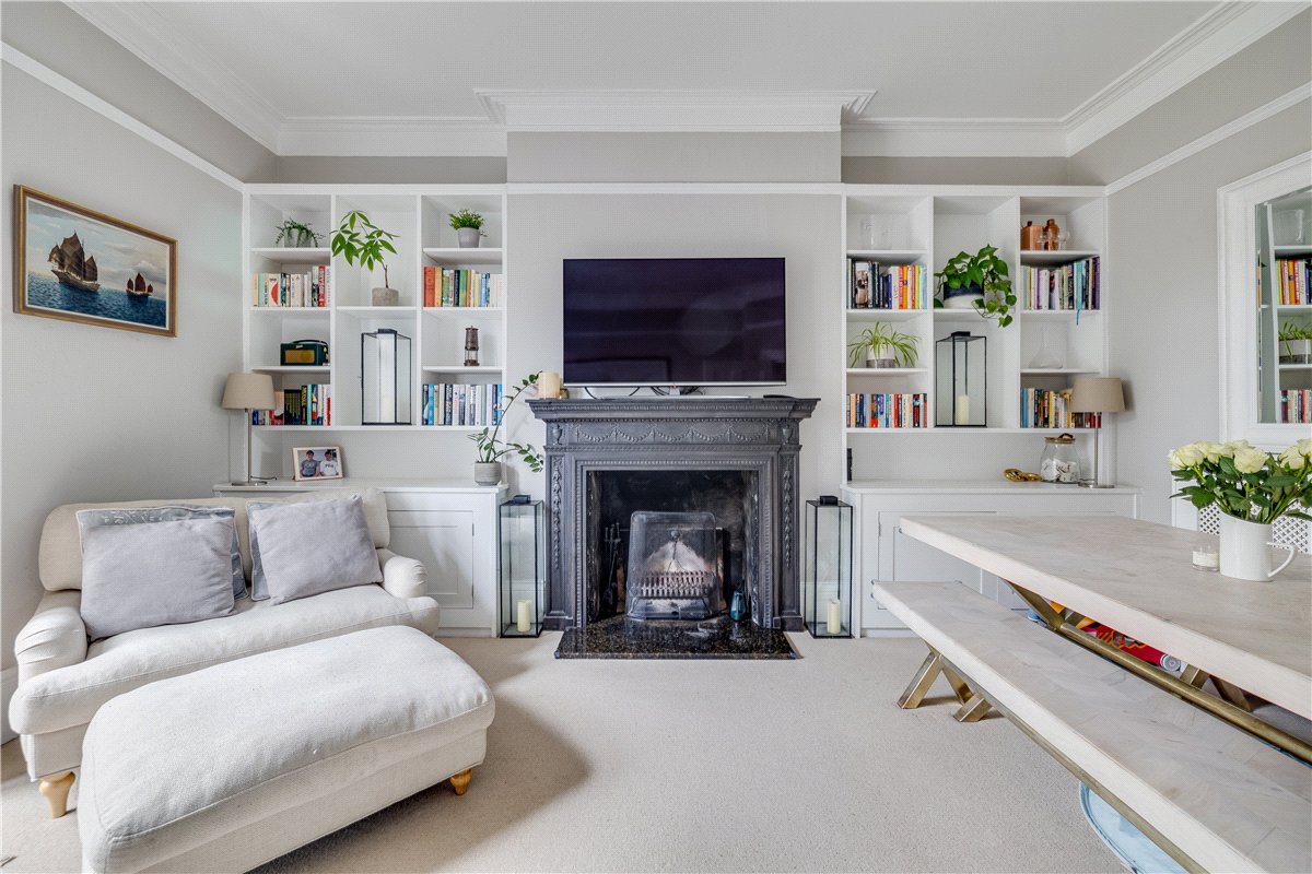 2 bedroom Flat, North Side  Wandsworth Common, London, SW18 - Sold STC, Image 10