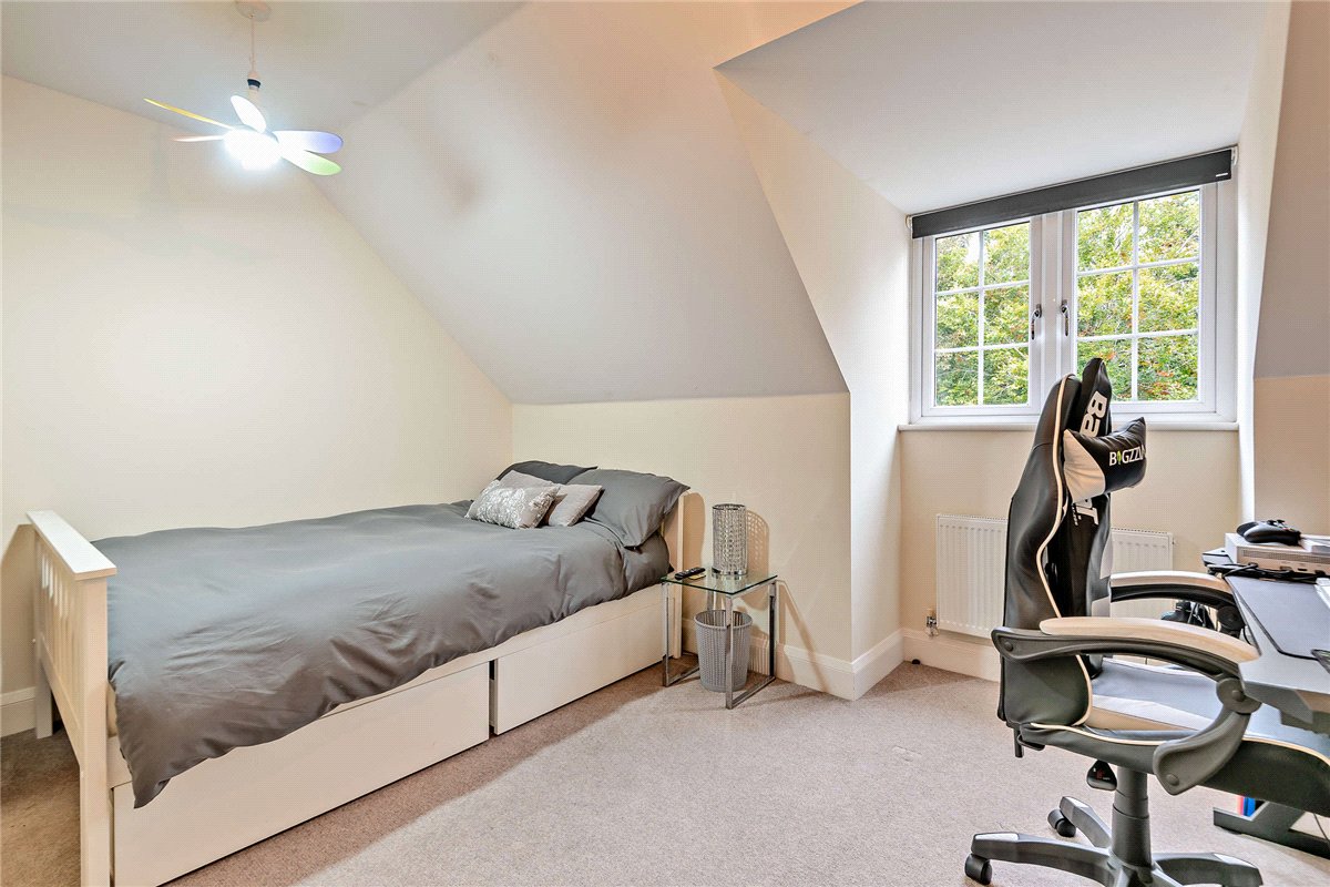 2 bedroom Flat, The Dolmans, Shaw, RG14 - Sold, Image 6
