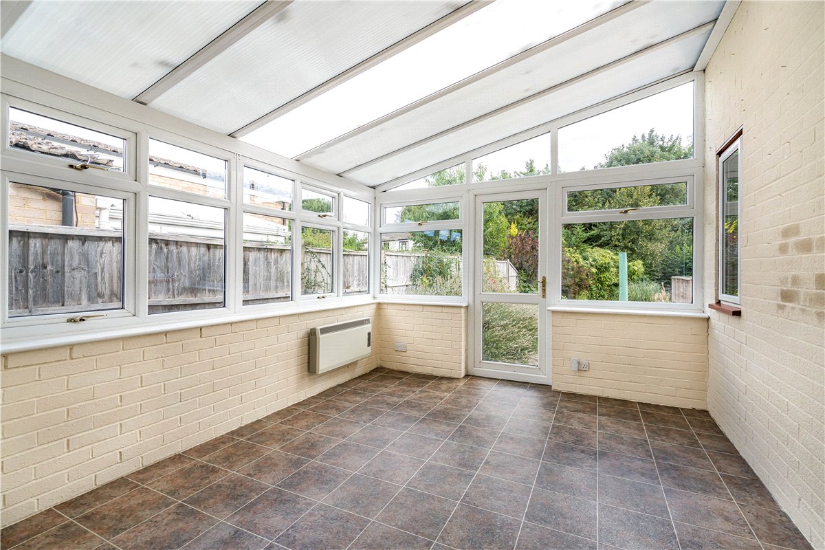 2 bedroom Bungalow, Lionel Close, Wendover, HP22 - Available, Image 5