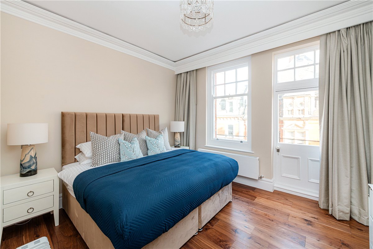 4 bedroom Flat, Duke Street, Mayfair, W1K - Available, Image 15