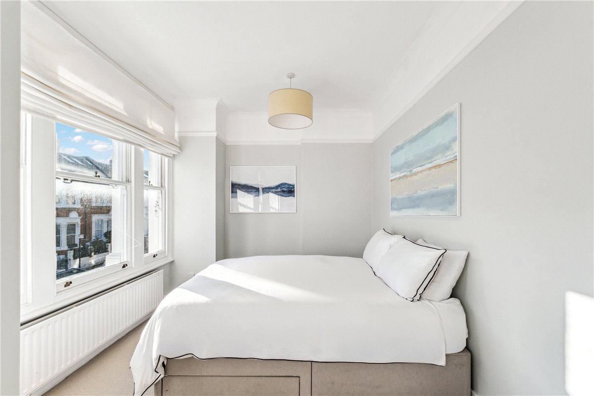 2 bedroom Flat, Airedale Road, London, SW12 - Sold, Image 3