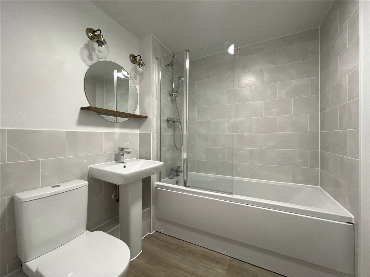 3 bedroom Flat, Galton Road, Cambridge, CB3 - Available, Image 2