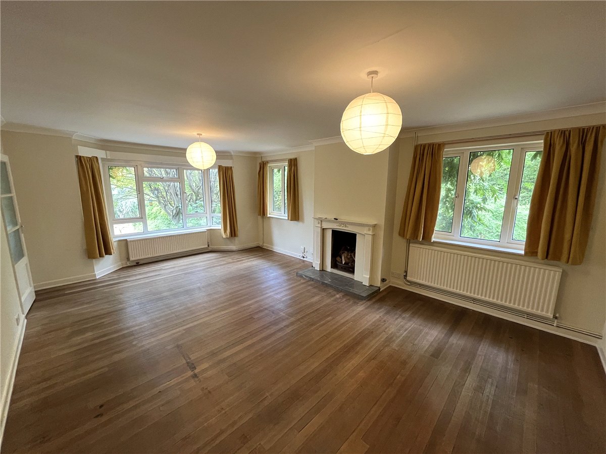 4 bedroom House, Well Meadow, Shaw, RG14 - Let Agreed, Image 3