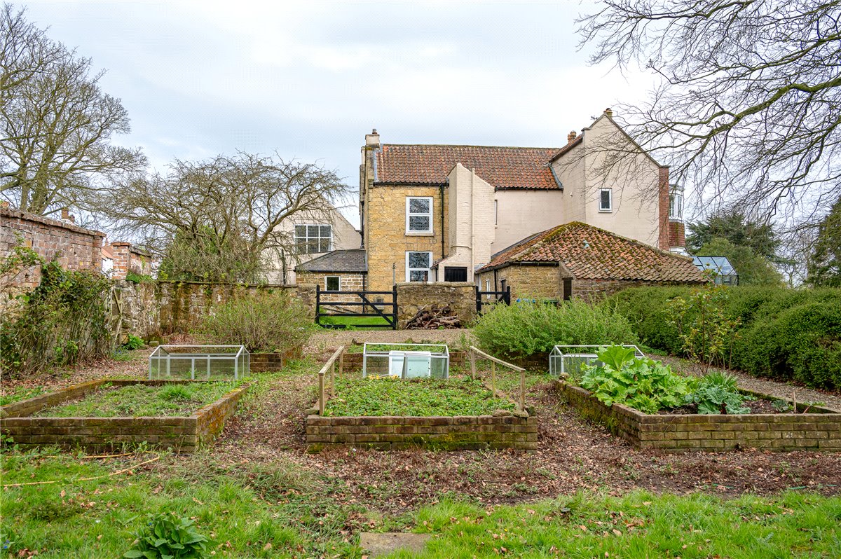 7 bedroom House, Main Street, Gristhorpe, YO14 - Sold, Image 28