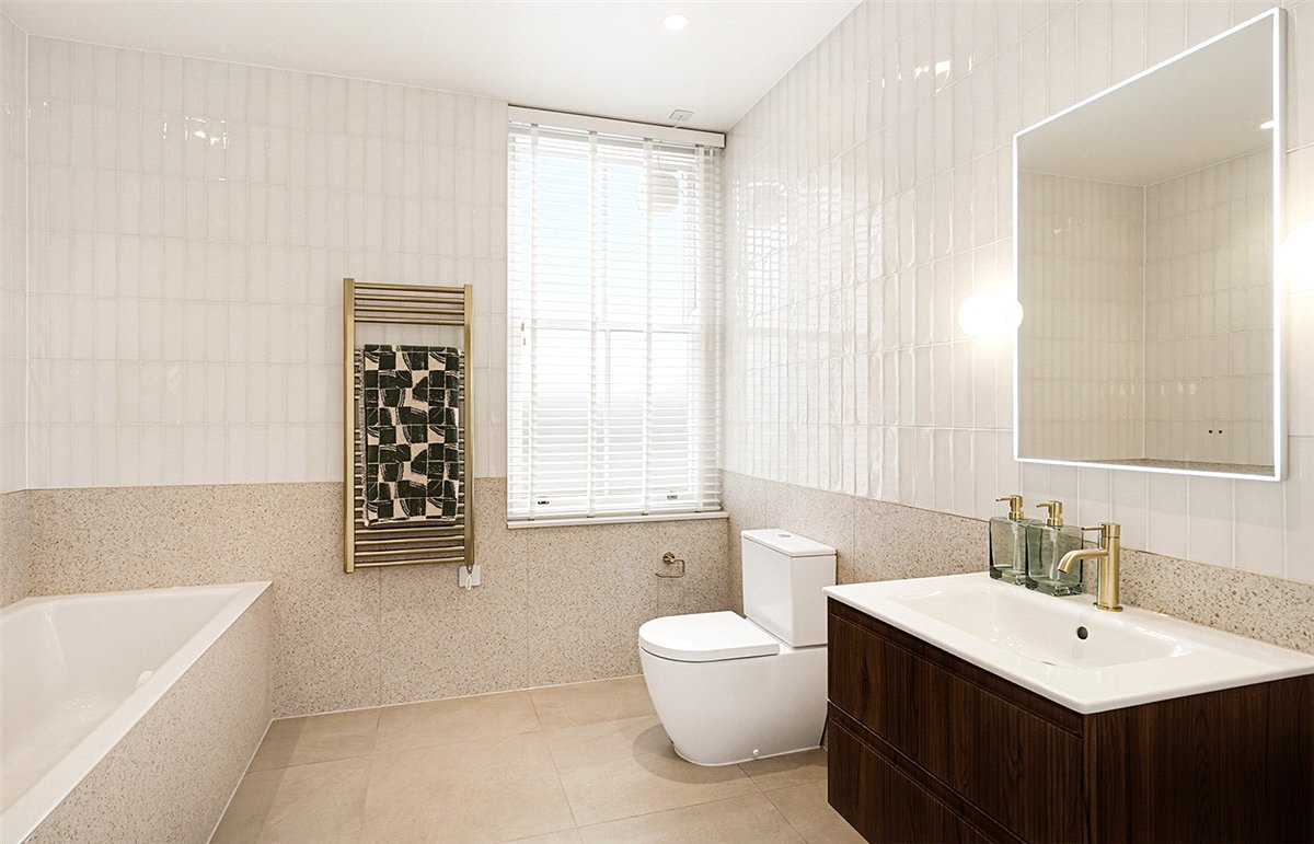 4 bedroom Flat, St Georges Court, Gloucester Road, SW7 - Available, Image 9