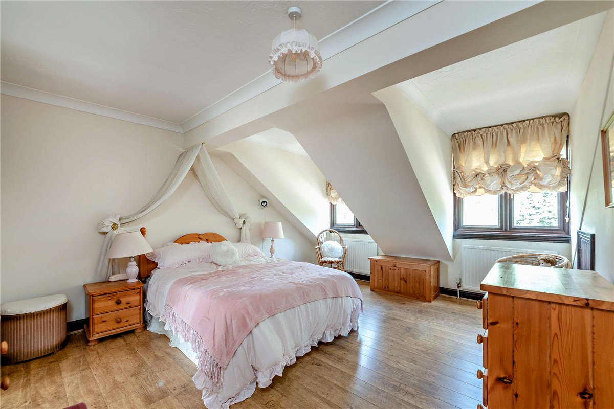 4 bedroom House, Harewood Drive, Cold Ash, RG18 - Available, Image 13