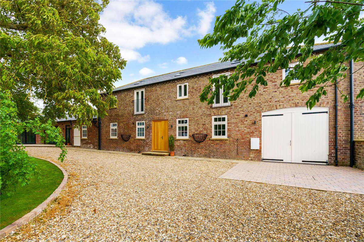 4 bedroom Barn Conversion, The Stables, North Dalton, YO25 - Available