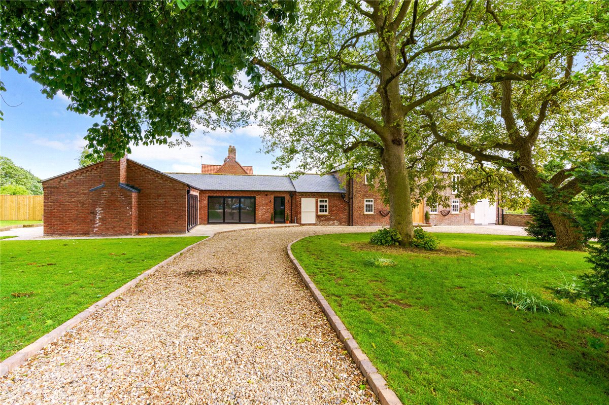 4 bedroom Barn Conversion, The Stables, North Dalton, YO25 - Available