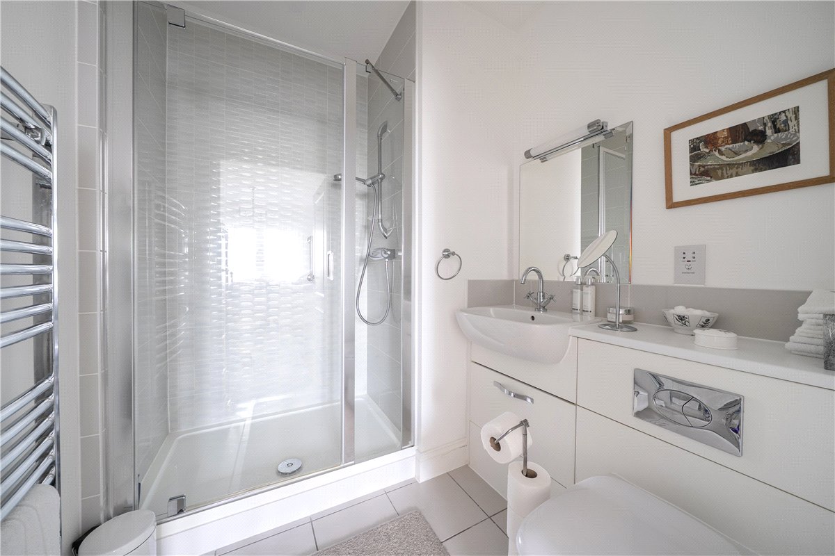 2 bedroom Flat, Priory Court, Marlborough, SN8 - Sold STC, Image 7