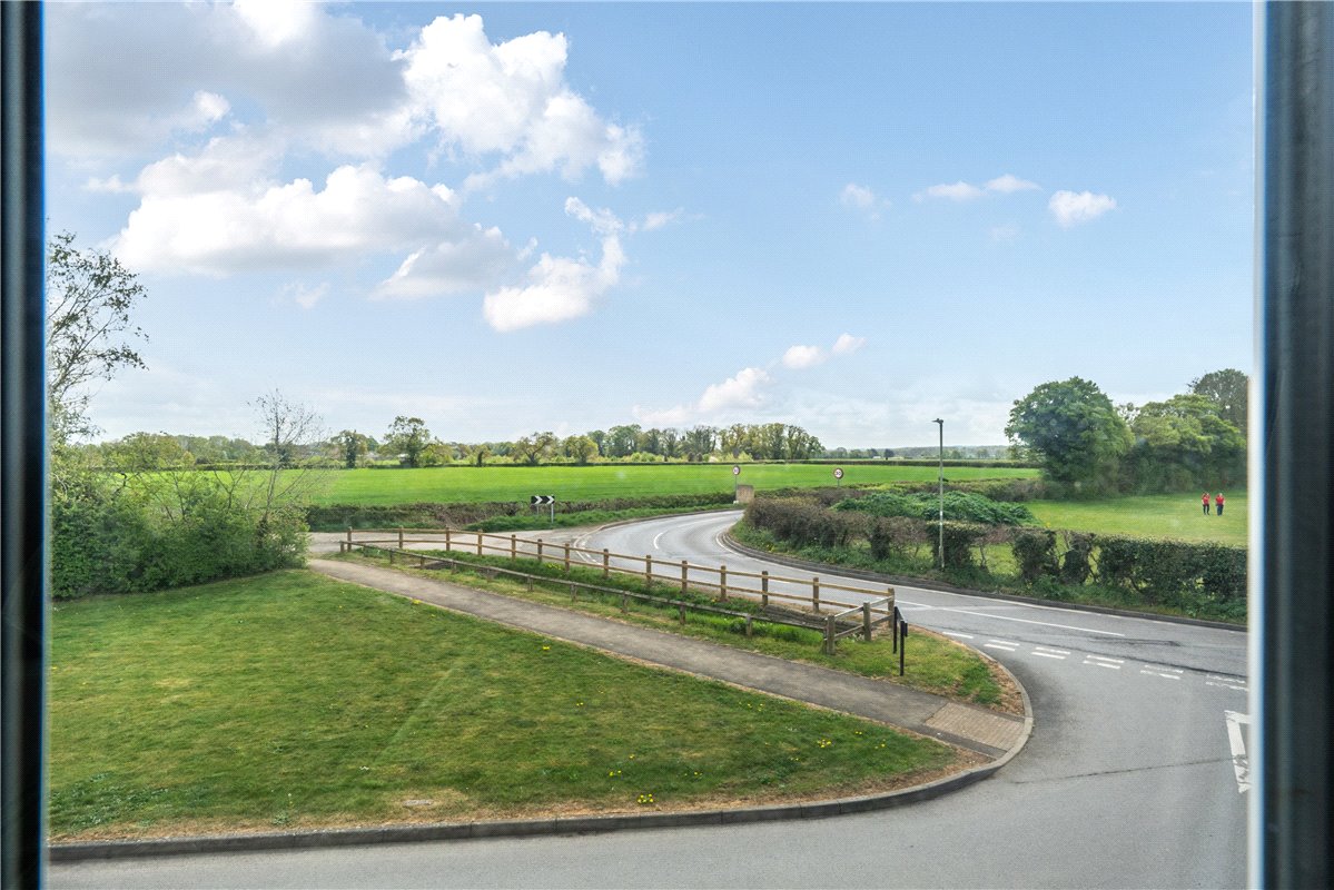 3 bedroom Flat, Randolph Avenue, Woodstock, OX20 - Sold STC, Image 1