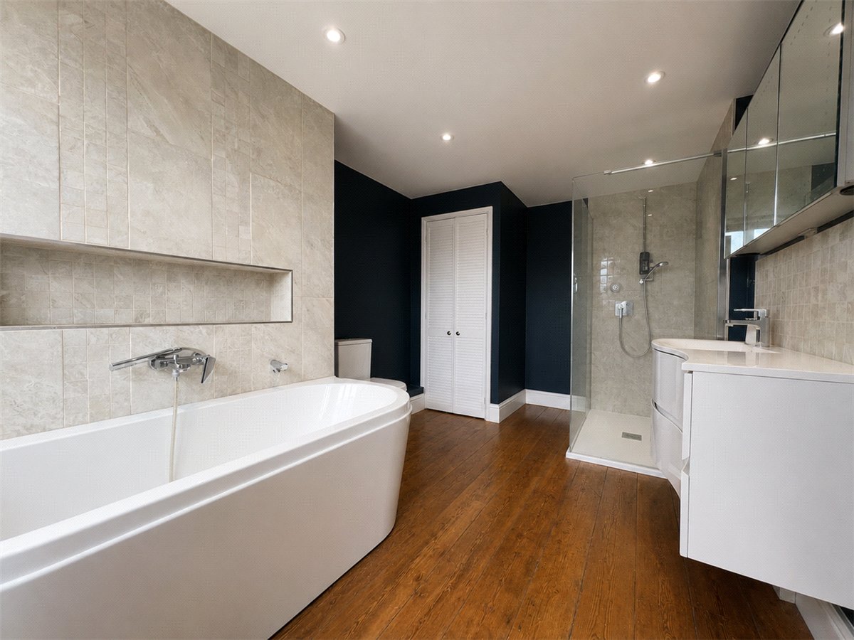4 bedroom House, Eastgate Street, Winchester, SO23 - , Image 6