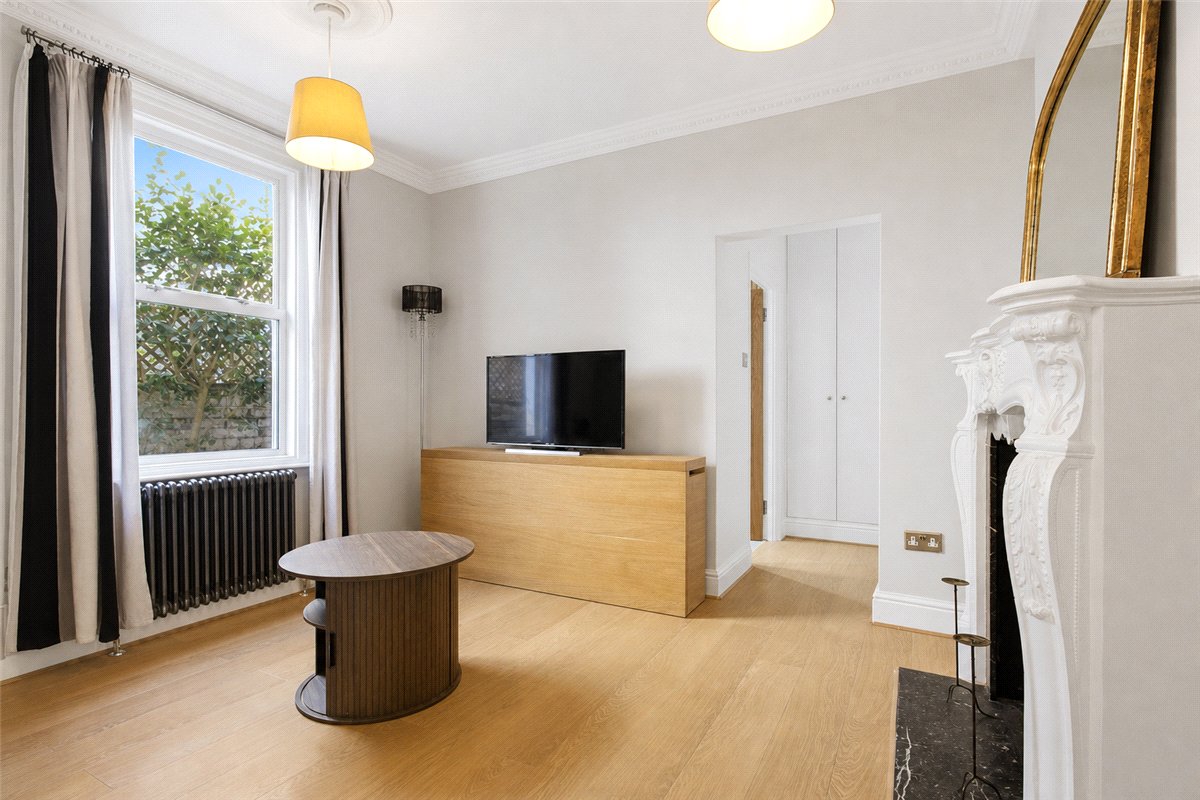 2 bedroom Flat, Lambrook Terrace, London, SW6 - Let Agreed