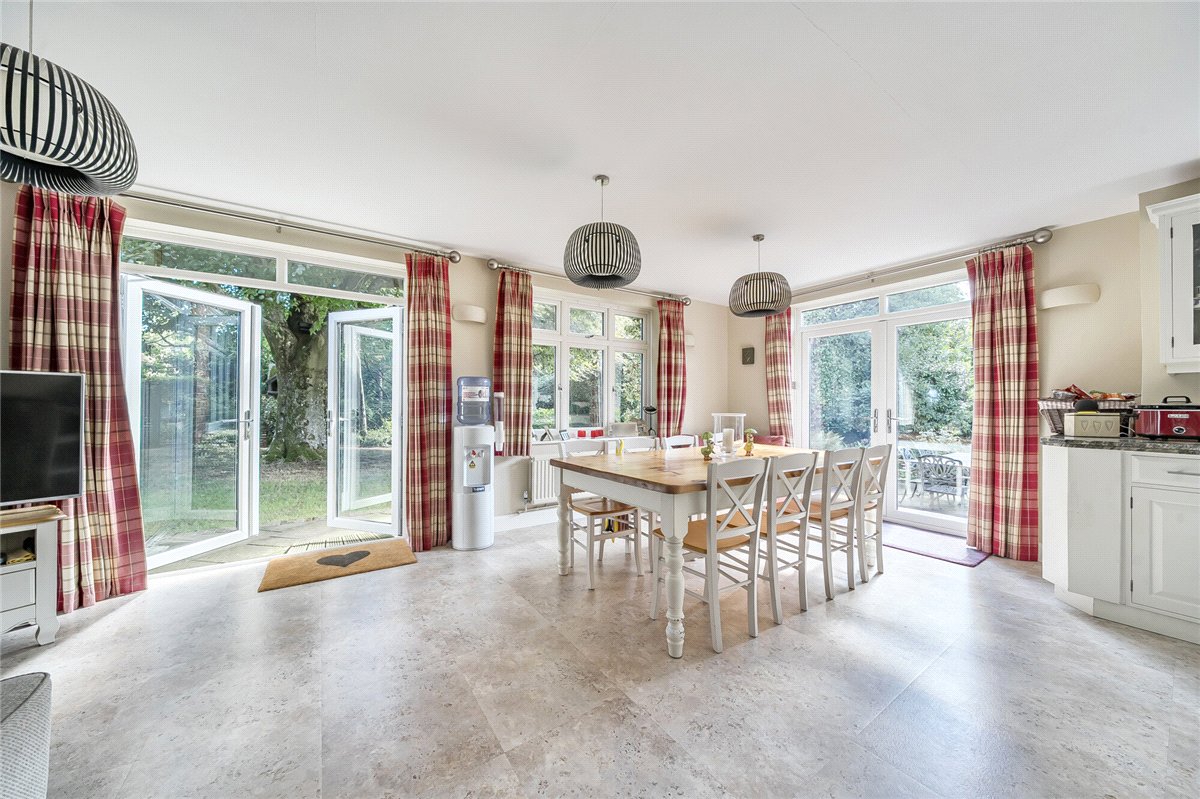 5 bedroom House, Leaze Road, Marlborough, SN8 - Available, Image 3