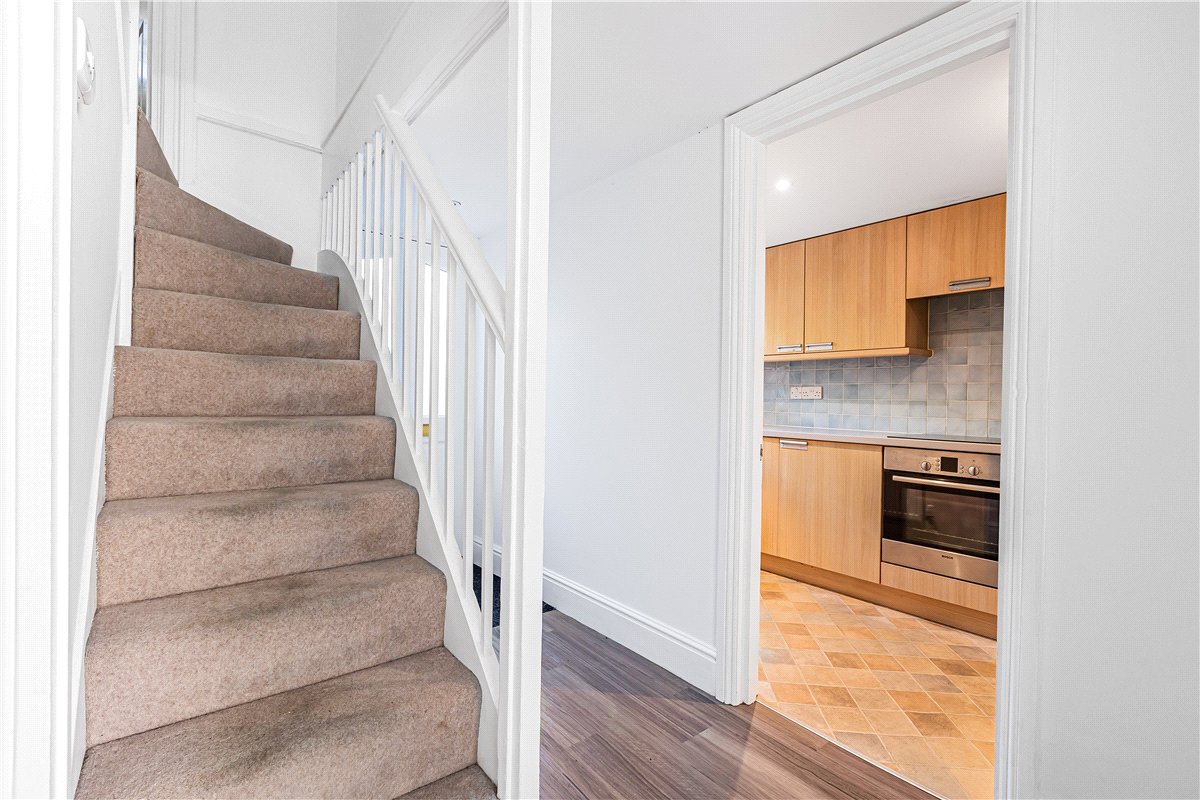 2 bedroom Maisonette, Walton Crescent, Oxford, OX1 - Available, Image 3