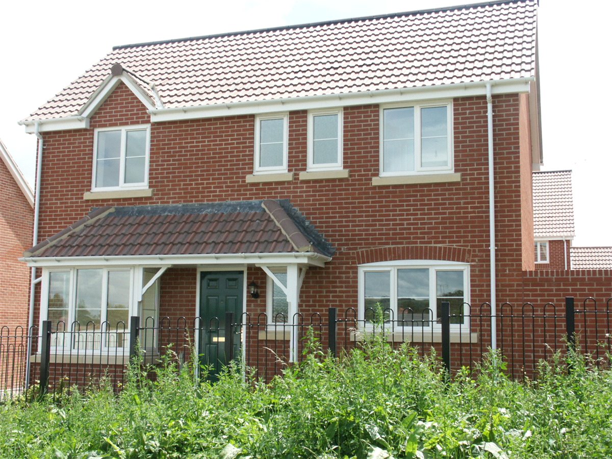 3 bedroom House, Smiths Close, Pewsey, SN9 - Available
