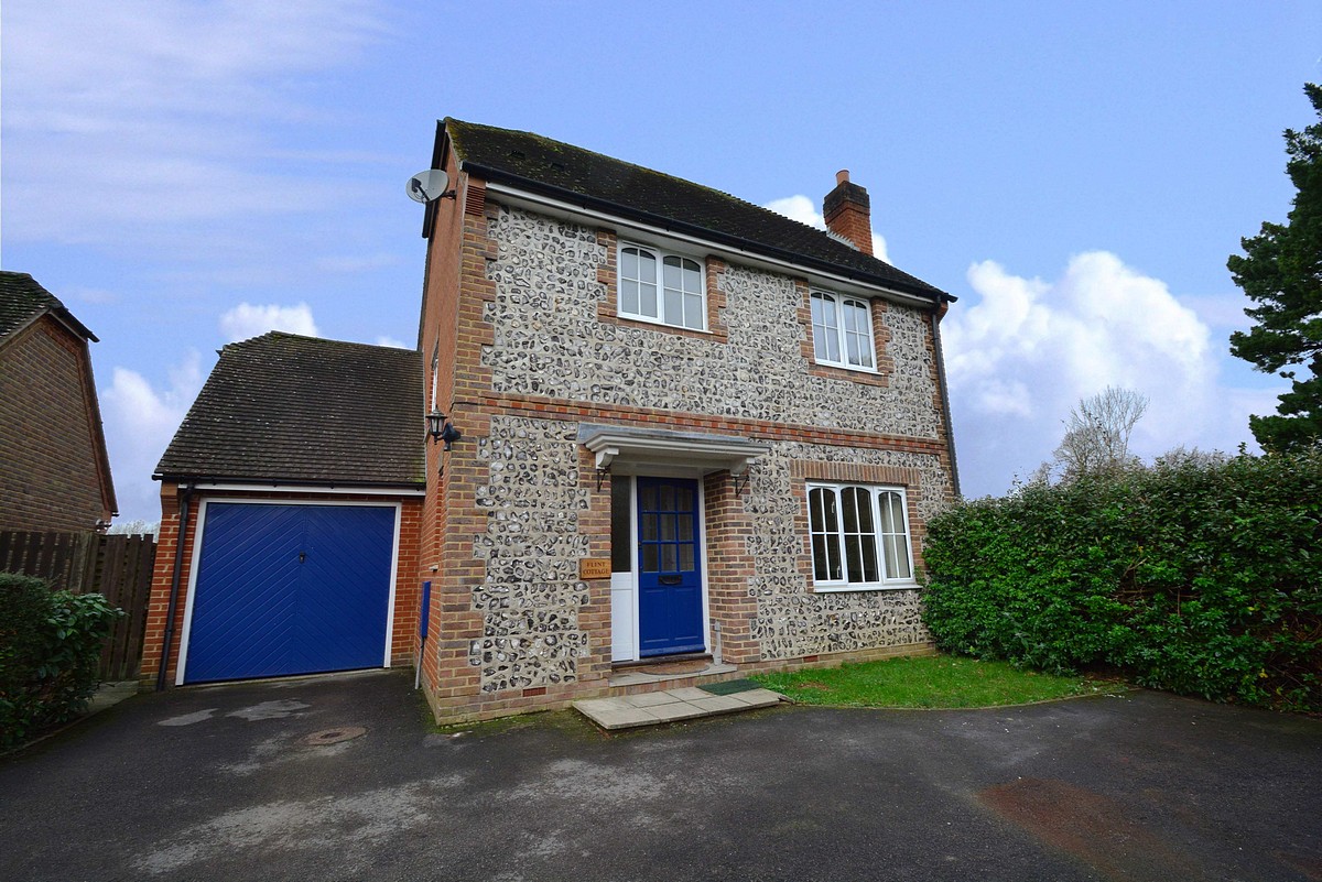 3 bedroom House, Ecchinswell, Newbury, RG20 - Let Agreed