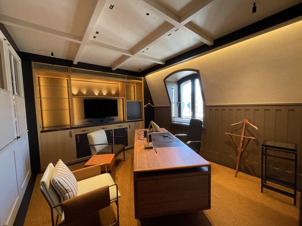 2099 Sq Ft, Cork Street, London, W1S - Available, Image 16