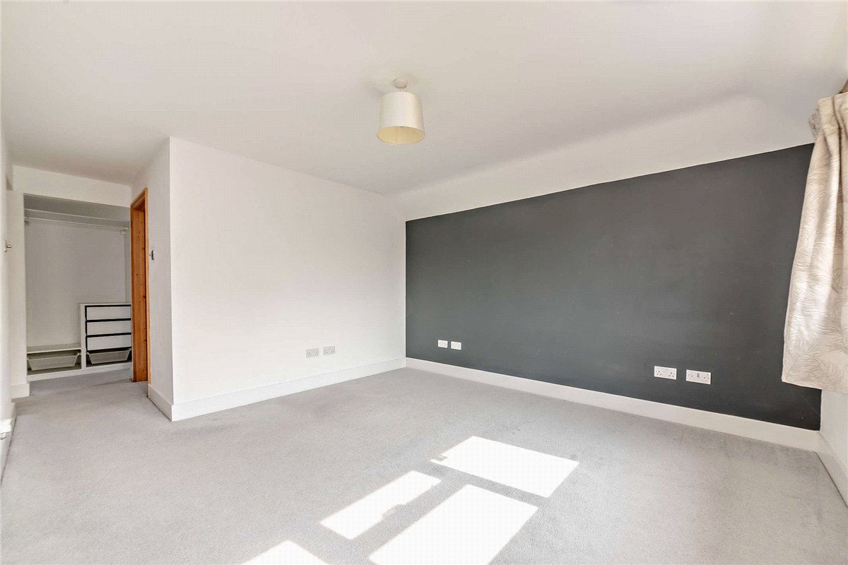 4 bedroom House, Sagecroft Road, Thatcham, RG18 - Sold STC, Image 2