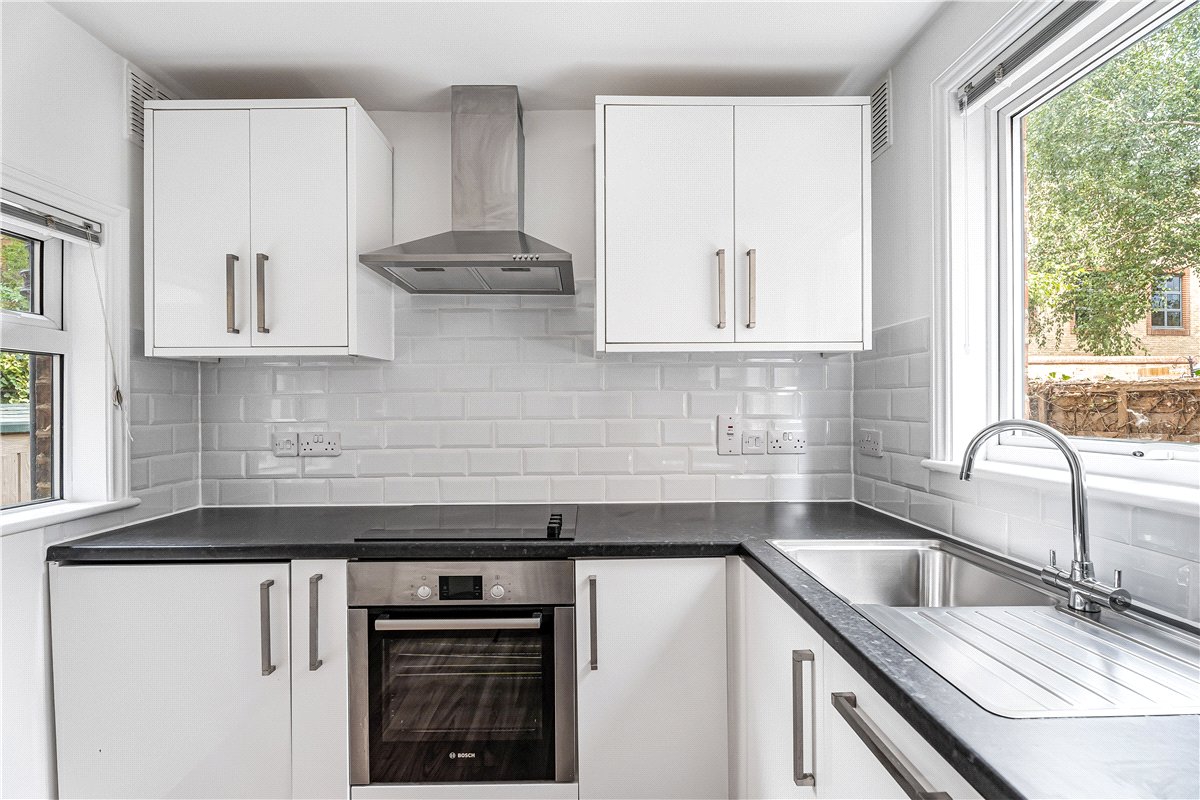 2 bedroom Flat, Walton Crescent, Oxford, OX1 - Let Agreed, Image 12