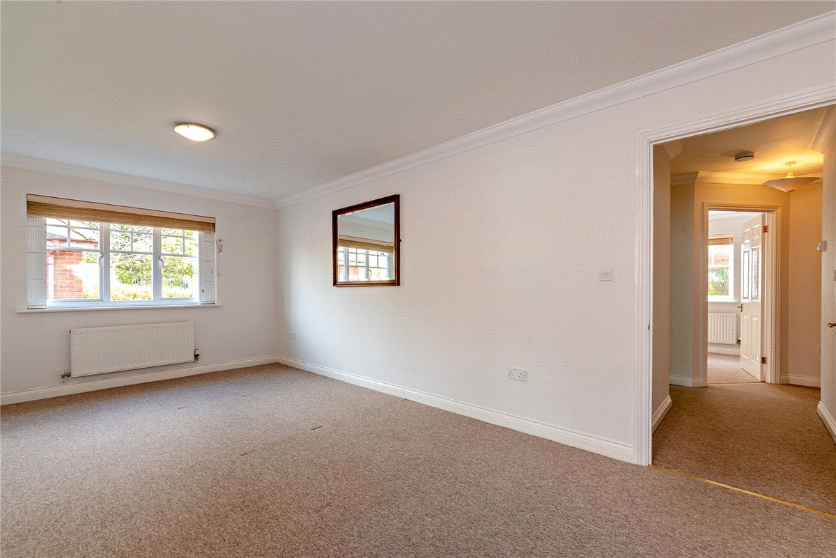 2 bedroom Flat, Newtown Road, Newbury, RG14 - Sold STC, Image 1