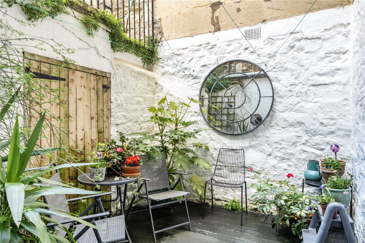 2 bedroom Flat, Sydney Place, Bath, BA2 - Available, Image 2