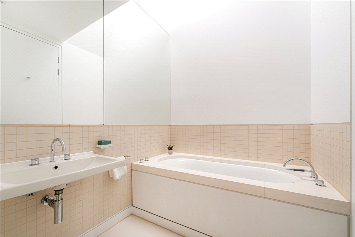 2 bedroom Flat, Market Place, Soho, W1W - Available, Image 6