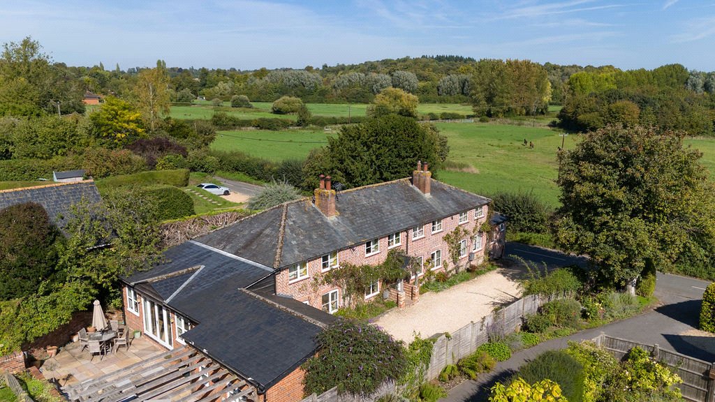 5 bedroom House, Hurstbourne Priors, Whitchurch, RG28 - Available