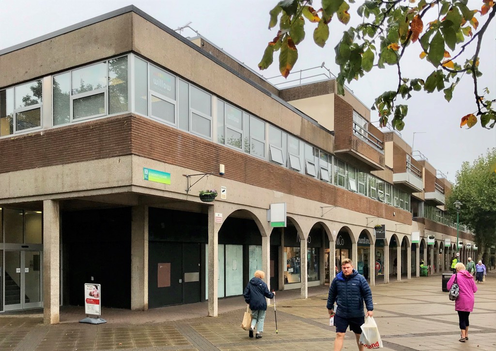 1800 Sq Ft, 21 Somerset Square, Bristol, BS48 - Available