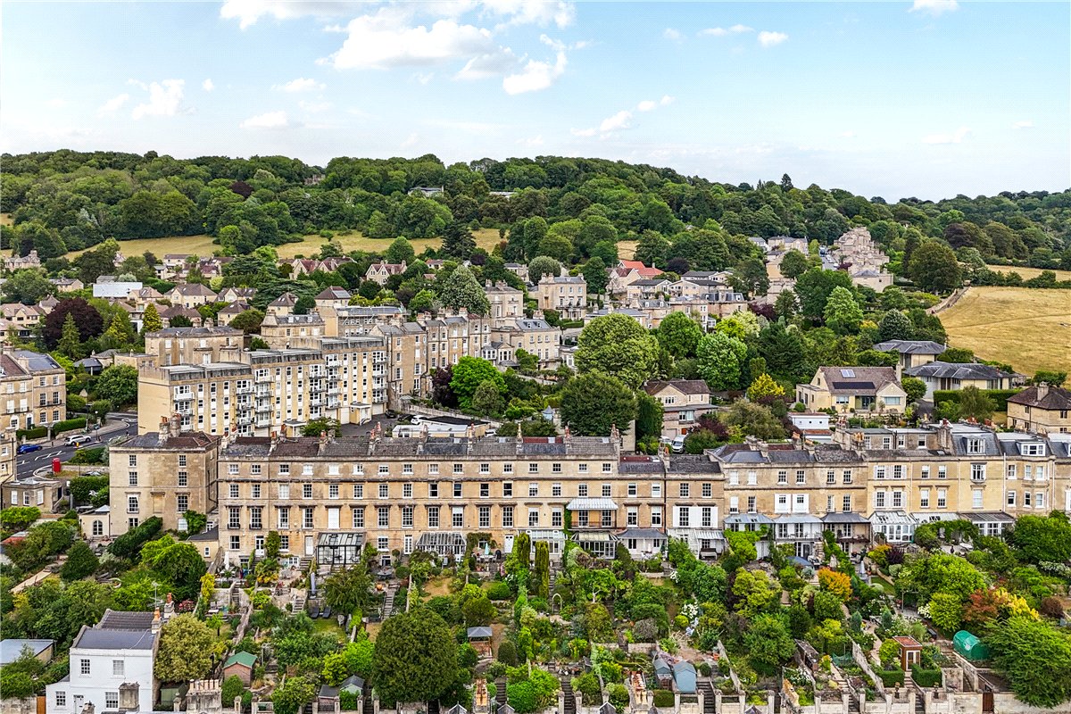 4 bedroom House, Darlington Place, Bath, BA2 - Sold