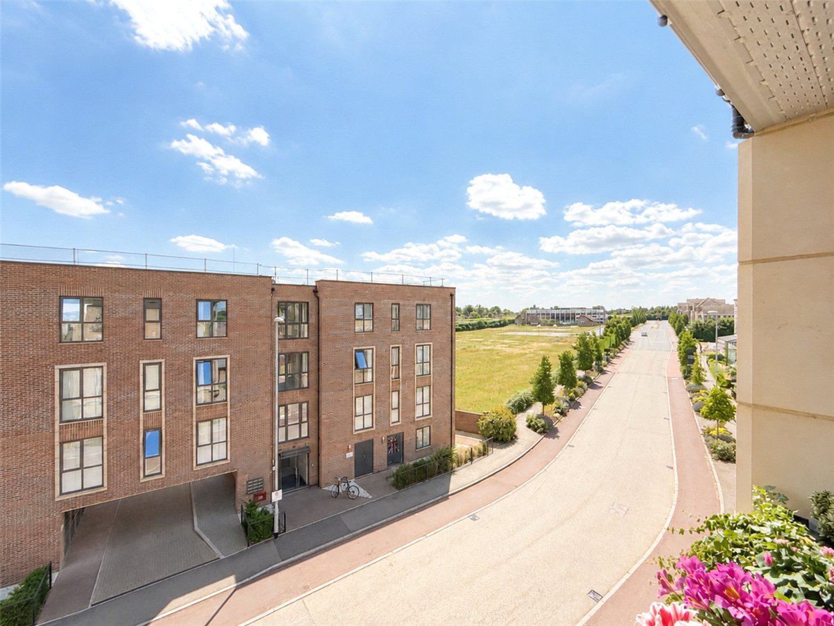2 bedroom Flat, Lawrence Weaver Road, Cambridge, CB3 - Available, Image 3