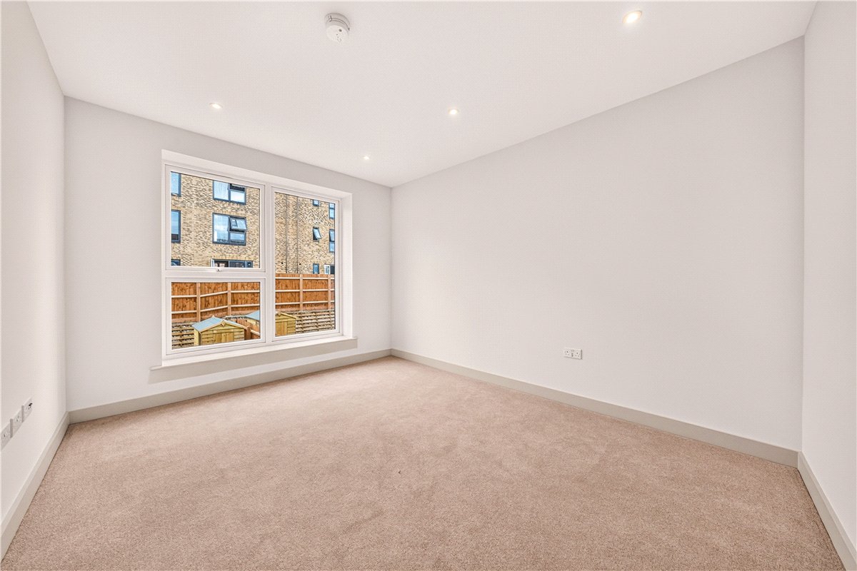 3 bedroom House, Ballast Road, Erith, DA8 - Available, Image 6