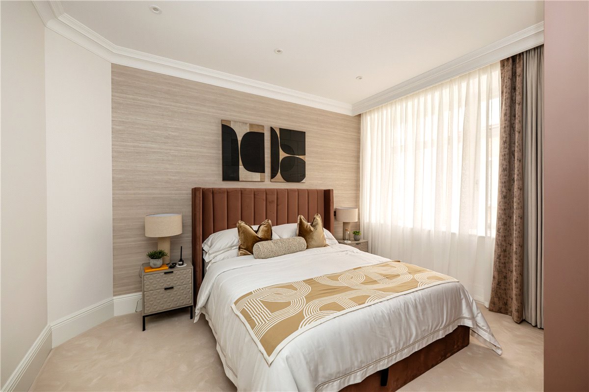 2 bedroom Flat, Stratton Street, London, W1J - Available, Image 20