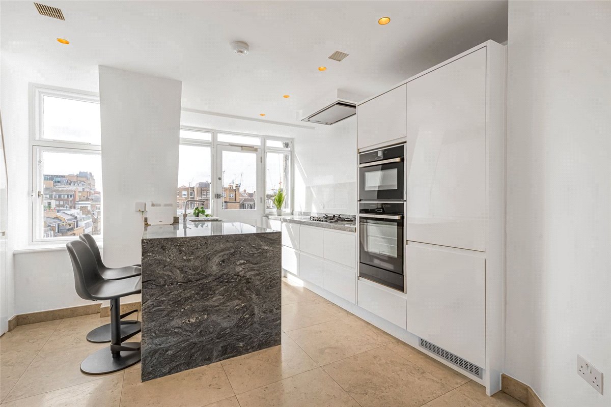3 bedroom Flat, Weymouth Street, Marylebone, W1G - Available, Image 13