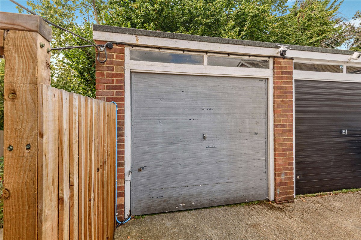 2 bedroom House, Pear Tree Lane, Newbury, RG14 - Available, Image 7
