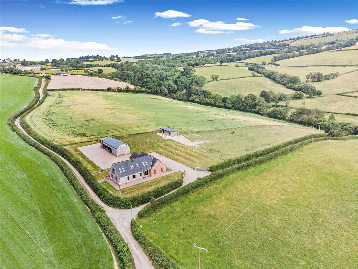 4 bedroom House, Trewern, Welshpool, SY21 - Available