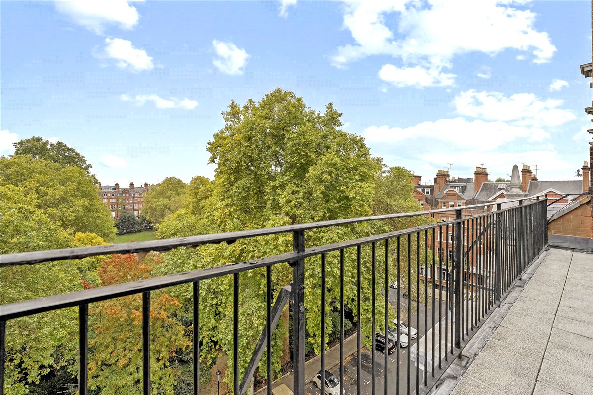 3 bedroom Flat, Cadogan Square, Knightsbridge, SW1X - Available, Image 22