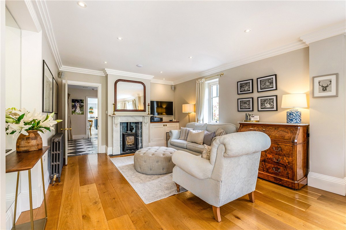 5 bedroom House, The Fairway, Devizes, SN10 - Available, Image 7