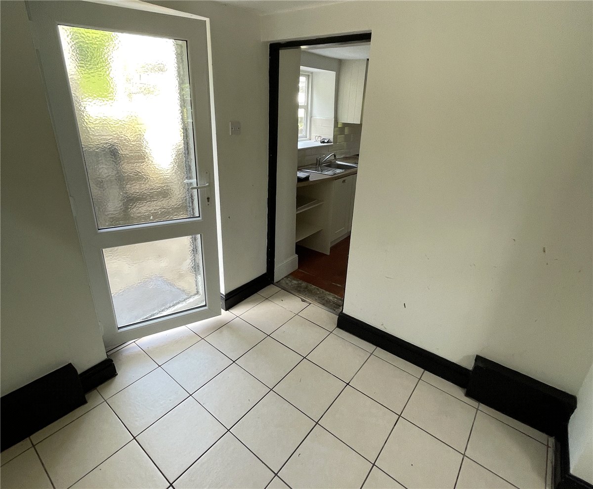 2 bedroom House, Wrexham Road, Pontblyddyn, CH7 - Available, Image 2