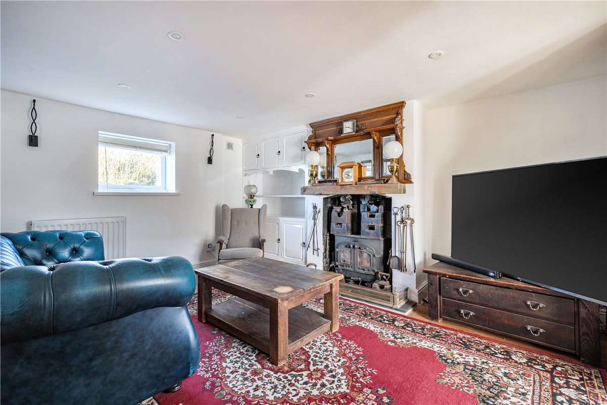 2 bedroom Cottage, Broad Street, Beechingstoke, SN9 - Available, Image 12