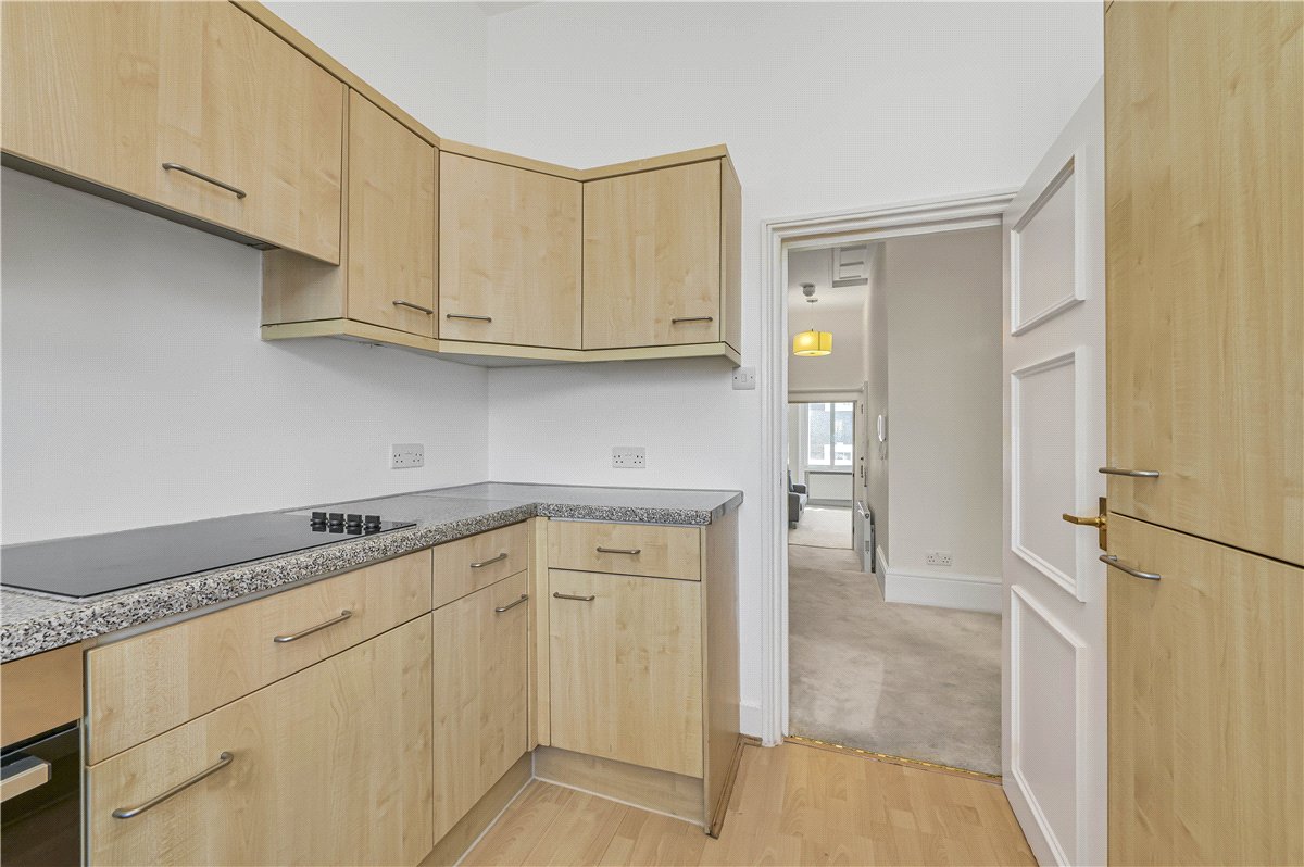 2 bedroom Flat, Queen Anne Street, Marylebone, W1G - Available, Image 15