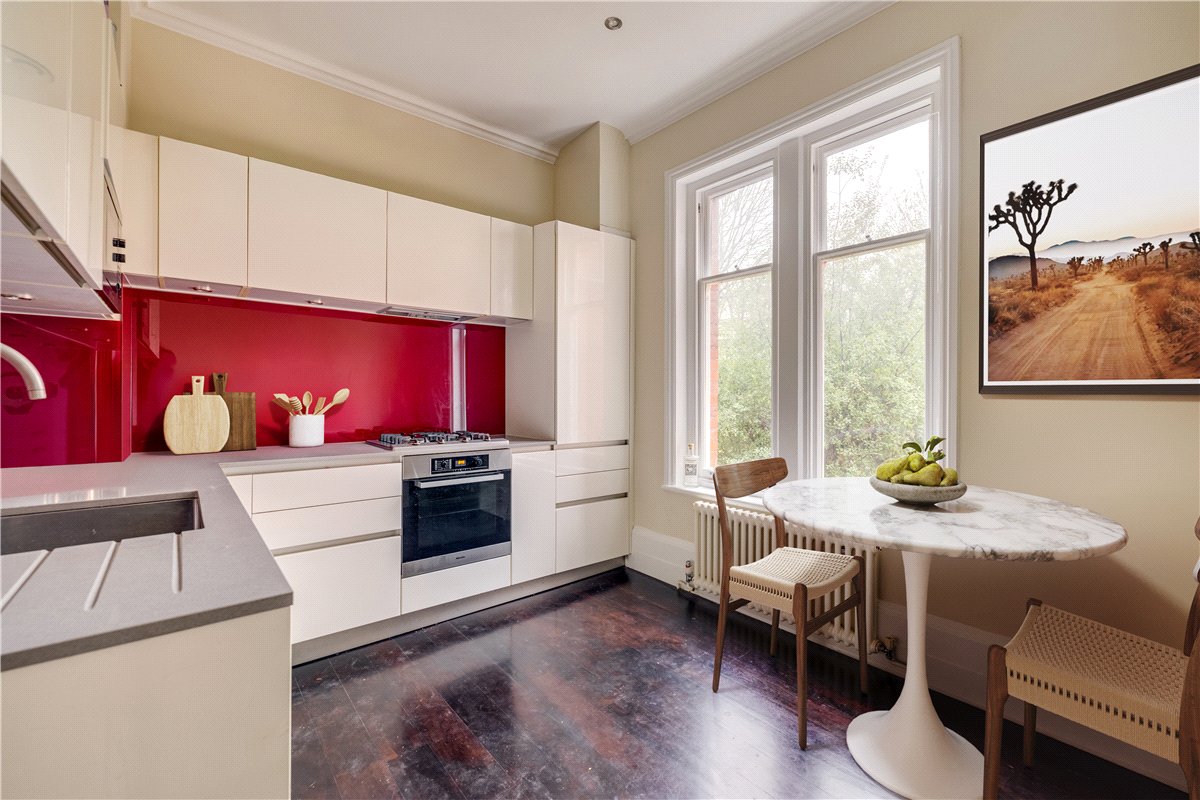 2 bedroom Maisonette, Holland Park Road, Holland Park, W14 - Available, Image 2