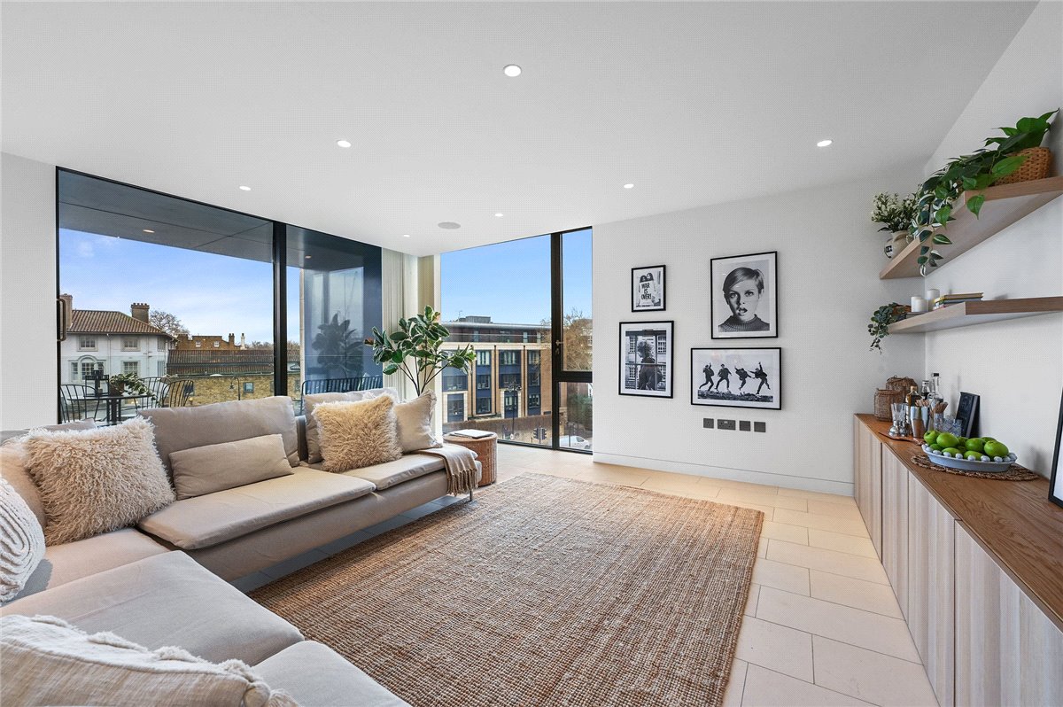 3 bedroom Flat, Oval Road, London, NW1 - Available